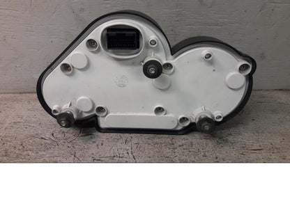 Vänster sida på Instrumentpanel från en Yamaha FZ-S 600 -2000 motorcykel.