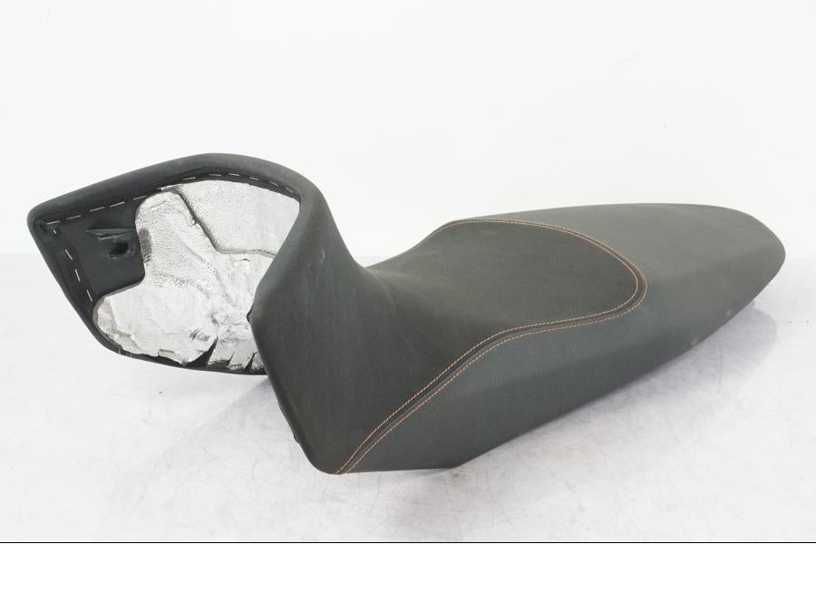 Extrabild2 på Sadel från en KTM 1290 Super Adventure R -2018 motorcykel.