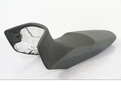 Extrabild2 på Sadel från en KTM 1290 Super Adventure R -2018 motorcykel.