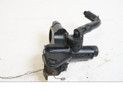 Framsidan på Bromshuvudcylinder från en Triumph TT 600 -2000 motorcykel.