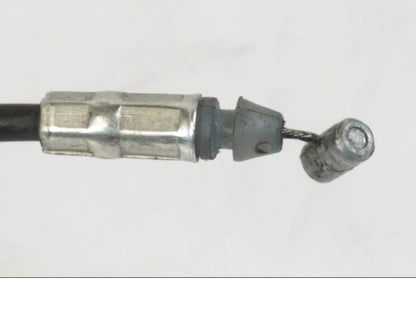 Höger sida på Sadellåsmekanism från en Suzuki VZR 1800 -2009 motorcykel.