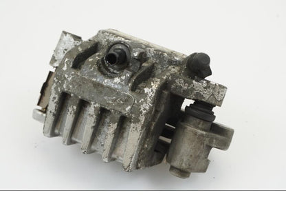 Vänster sida på Bromsok från en Yamaha WR 125 -2010 motorcykel.