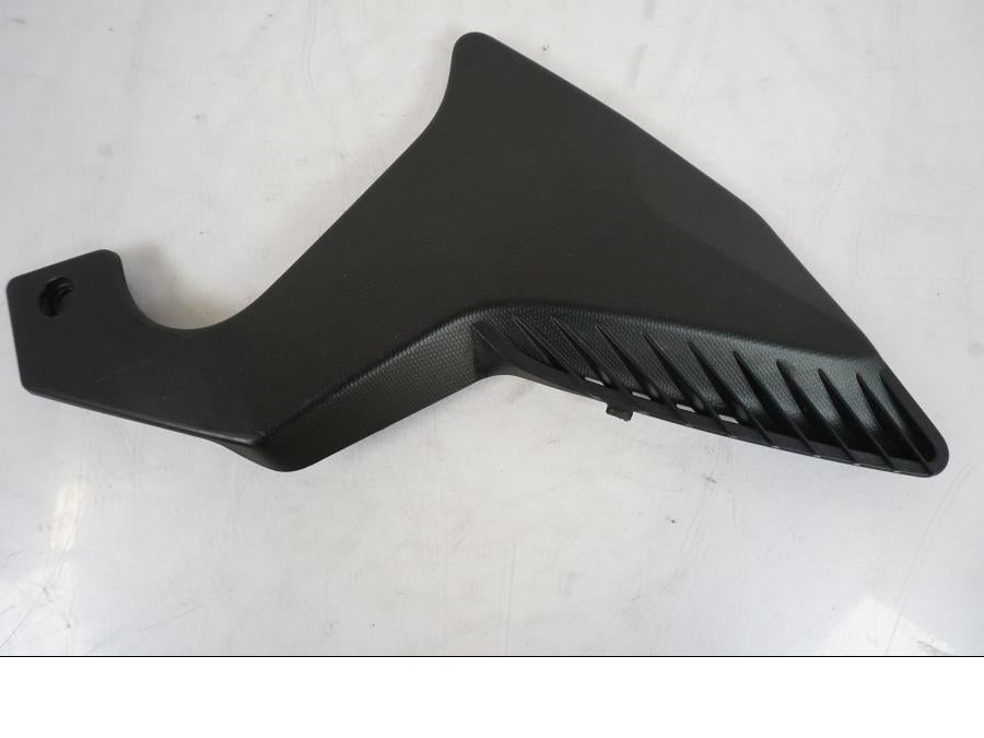 Baksidan på Ramskydd från en Honda VFR 1200 -2010 motorcykel.