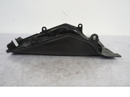 Baksidan på Undertail från en KTM 690 Duke -2014 motorcykel.