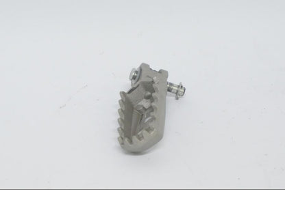 Snett uppifrån på Fotpinne från en Ducati Desert X -2022 motorcykel.