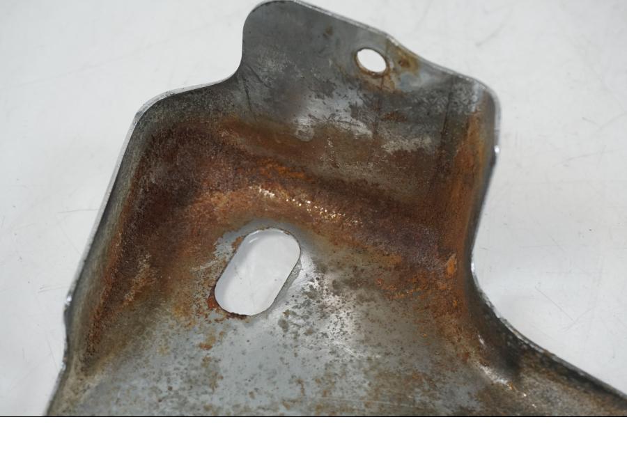 Extrabild2 på Bromsvätskebehållarkåpa från en Suzuki VS 1400 -1999 motorcykel.