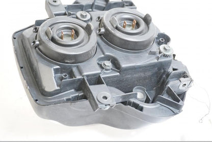 Baksidan på Strålkastare från en Kawasaki Versys 650 -2007 motorcykel.