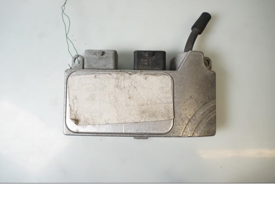 Framsidan på CDI / ECU från en Triumph TT 600 -2000 motorcykel.