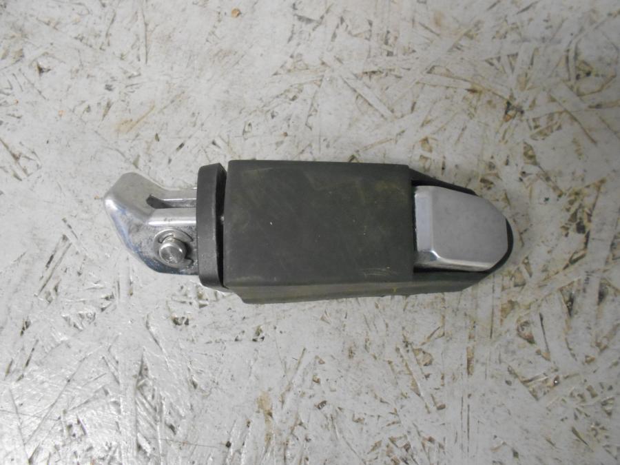 Baksidan på Fotpinne från en Triumph Tiger 800 -2016 motorcykel.