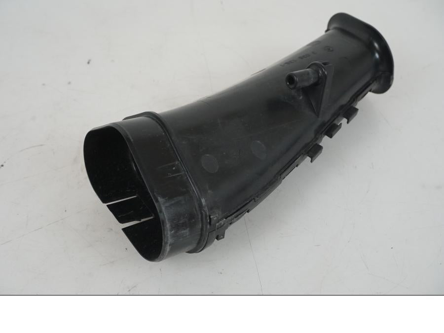 Framsidan på Luftintag från en BMW F 750 GS -2019 motorcykel.