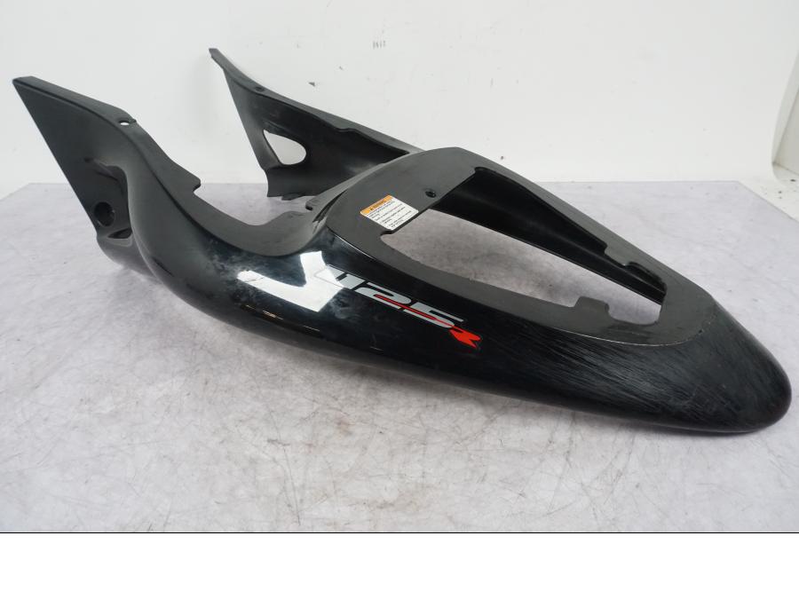 Snett nerifrån på Bakvinge från en Buell 1125 R -2008 motorcykel.