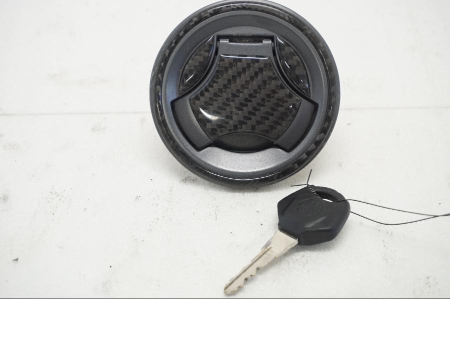 Baksidan på Tanklock från en Yamaha YZF-R 125 -2008 motorcykel.