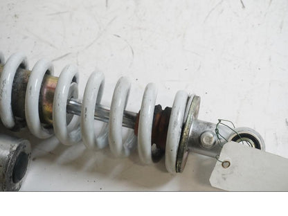 Snett uppifrån på Stötdämpare från en Hsun HS450ATV-2 -2012 ATV.