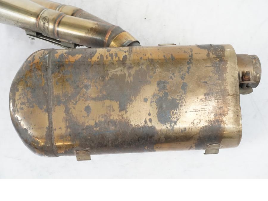 Snett nerifrån på Ljuddämpare Sport från en Suzuki GSX-R 600 -2007 motorcykel.