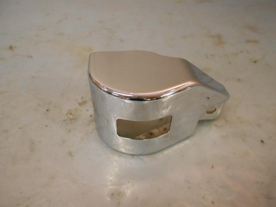 Framsidan på Bromshuvudcylinderskydd från en Kawasaki VN 1600 Mean Streak -2007 motorcykel.