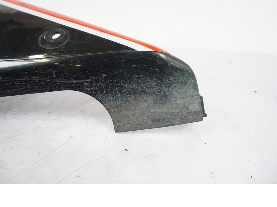 Vänster sida på Magkåpa från en Yamaha YZF-R 125 -2008 motorcykel.