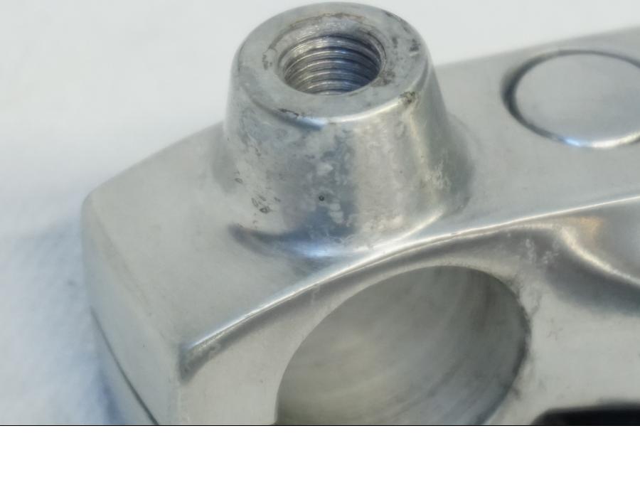 Höger sida på Kopplingsklo från en Kawasaki VN 900 -2006 motorcykel.