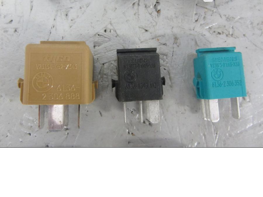 Höger sida på Relä från en BMW R 1200 C -2002 motorcykel.