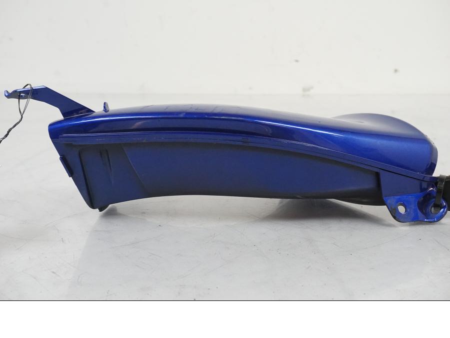 Höger sida på Luftburksnorkel från en Yamaha YZF 1000 R1 -2007 motorcykel.