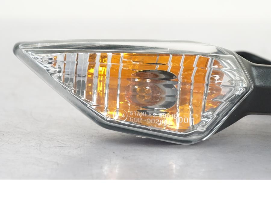 Baksidan på Blinkers från en Kawasaki Z 900 -2019 motorcykel.