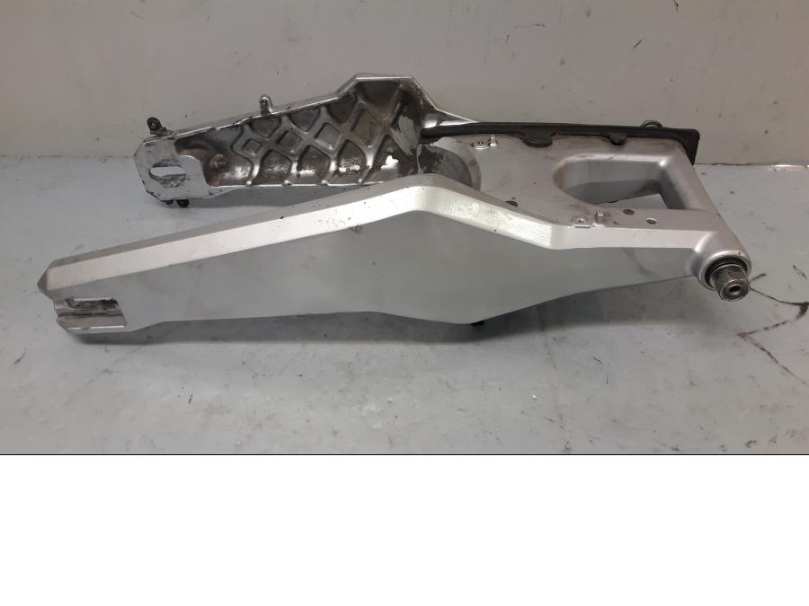 Framsidan på Sving från en Honda ADV 750 -2017 motorcykel.