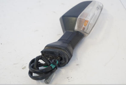 Snett uppifrån på Blinkers från en Kawasaki ER-6N -2012 motorcykel.