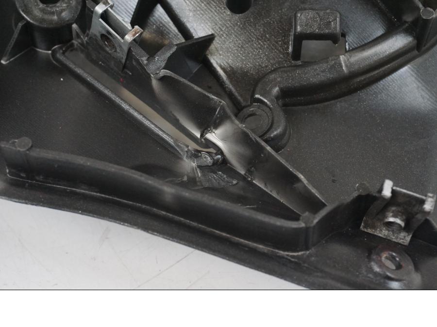 Extrabild2 på Undertail från en Aprilia RS 125 -2008 motorcykel.