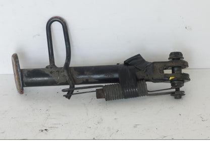 Vänster sida på Sidostöd från en Honda SH 300 A -2011 scooter.