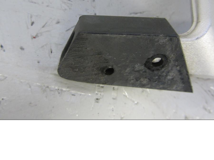 Höger sida på Fotpinnefäste från en BMW R 1200 GS -2015 motorcykel.