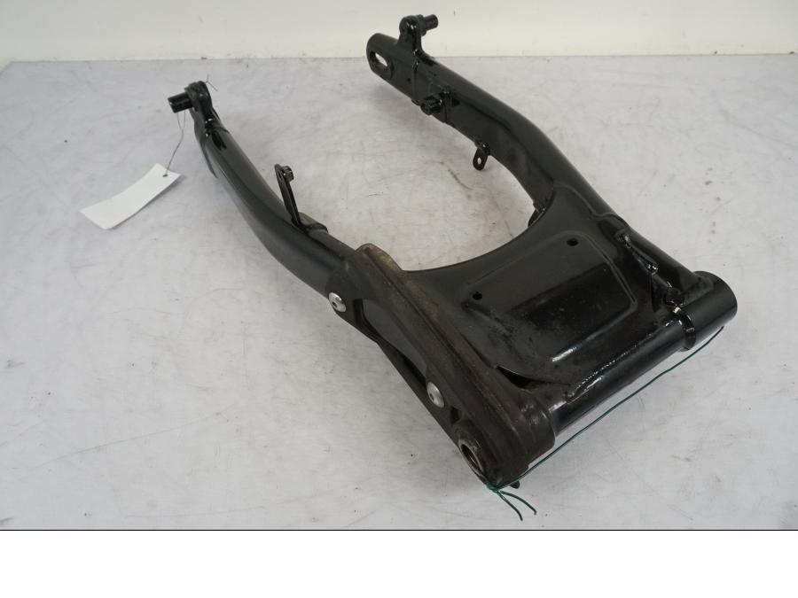 Baksidan på Sving från en Triumph Bonneville T120 -2021 motorcykel.