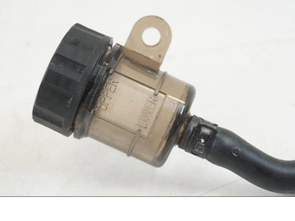 Vänster sida på Bromshuvudcylinder från en Triumph Speed Triple -2021 motorcykel.