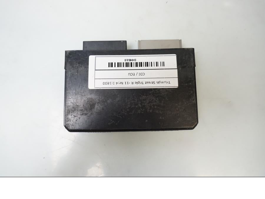 Baksidan på CDI / ECU från en Triumph Street Triple R -2011 motorcykel.