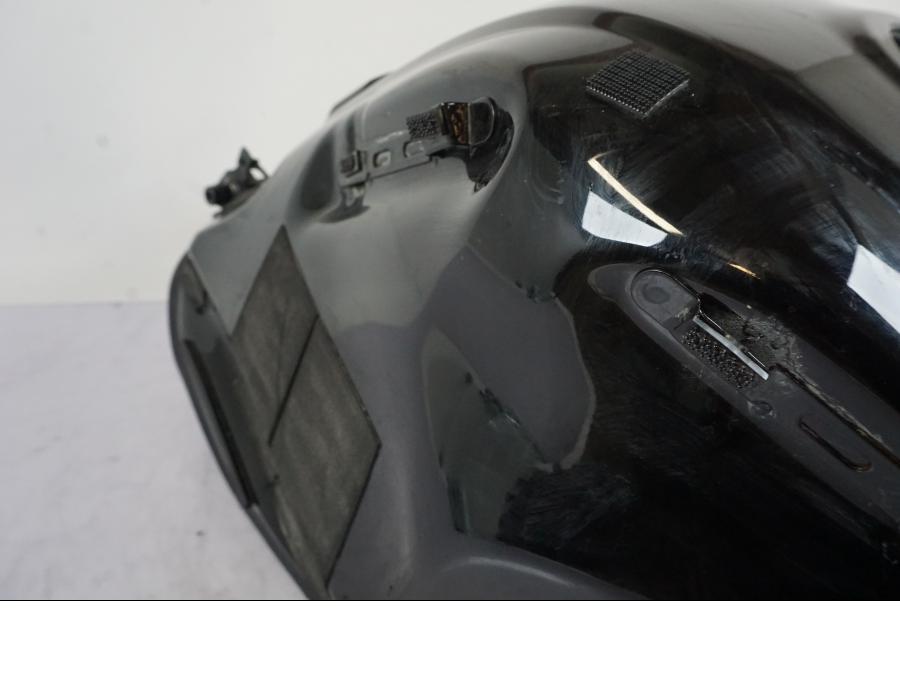 Extrabild2 på Bensintank från en Honda VFR 1200 -2010 motorcykel.