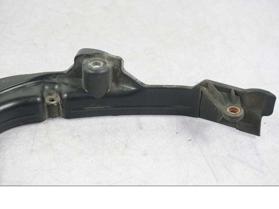 Snett uppifrån på Generatorkåpa från en BMW R 1200 GS -2005 motorcykel.