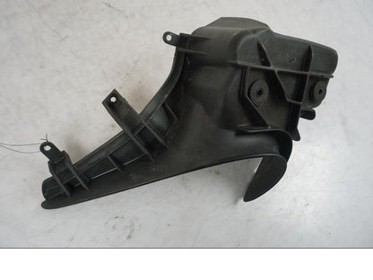 Vänster sida på Oljekyl från en BMW R 850 R -2004 motorcykel.