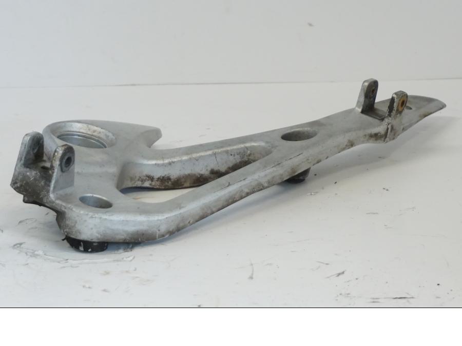 Snett uppifrån på Fotpinnefäste från en Honda XL 1000 V -1999 motorcykel.