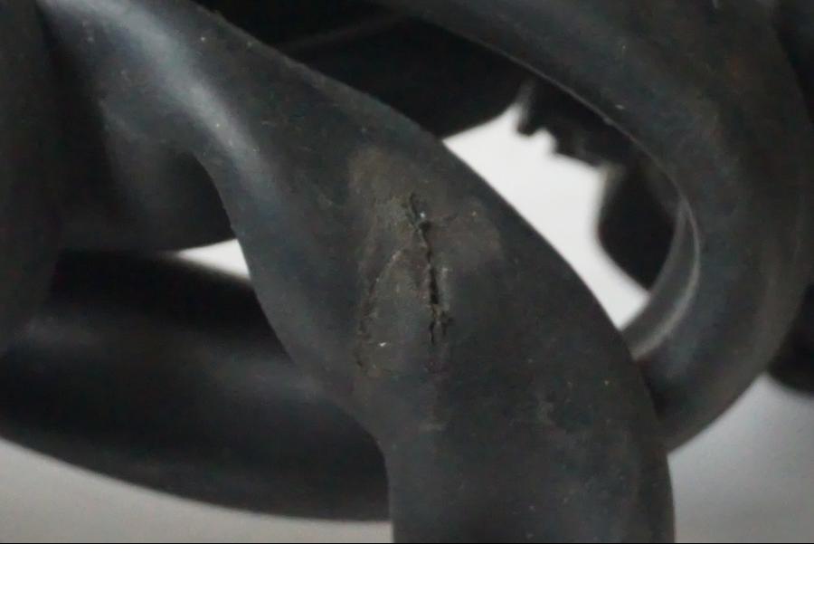 Extrabild1 på <p>Styrelreglage höger till Honda XL 600 V PD06 1987.</p>

<p>Mindre skada på gummi skyddet se bild.</p> motorcykel.