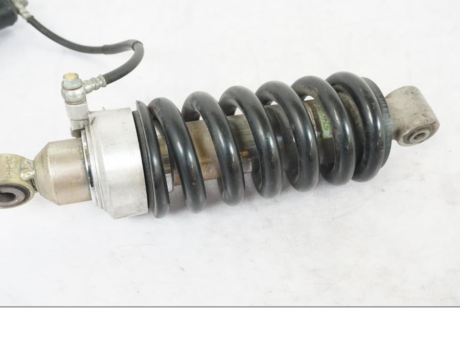 Snett uppifrån på Stötdämpare från en Honda NT 650 V -2002 motorcykel.