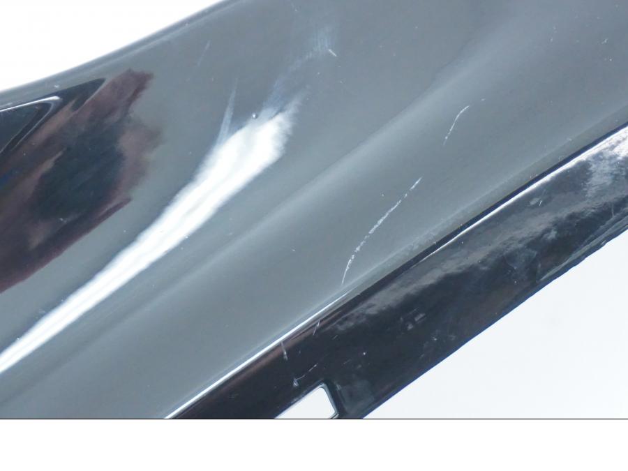 Snett uppifrån på Sidkåpa från en Suzuki GSX-R 1000 -2008 motorcykel.