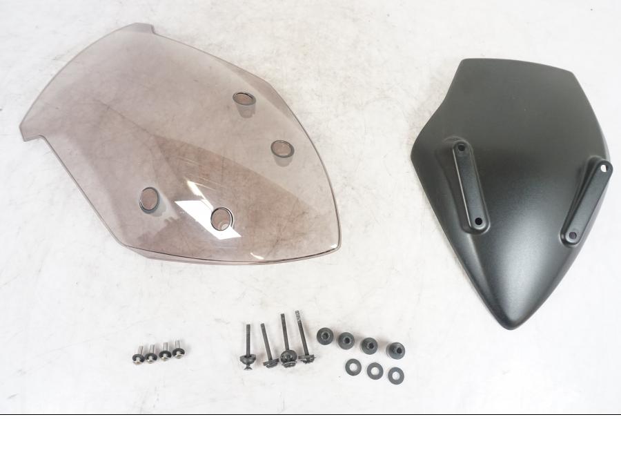 Framsidan på Vindruta från en Suzuki GSX-S 1000 -2019 motorcykel.