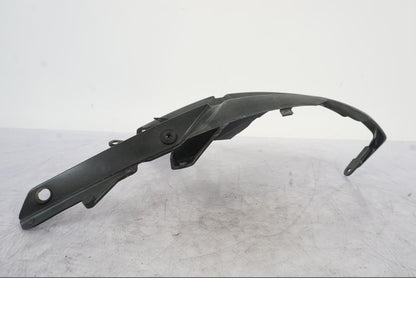 Vänster sida på Toppkåpa från en Kawasaki ER-6F -2010 motorcykel.