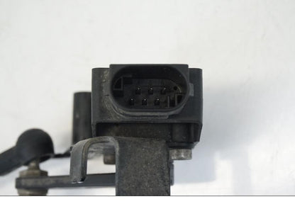 Snett nerifrån på Vevaxelsensor från en BMW R 1250 GS -2019 motorcykel.