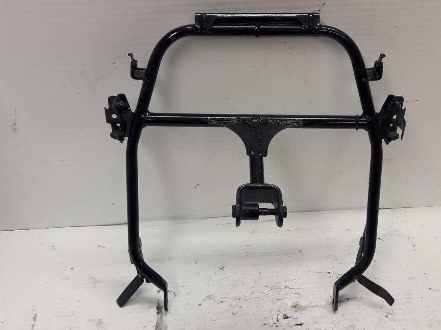 Framsidan på Toppkåpstag från en Kawasaki KLE 500 -2001 motorcykel.