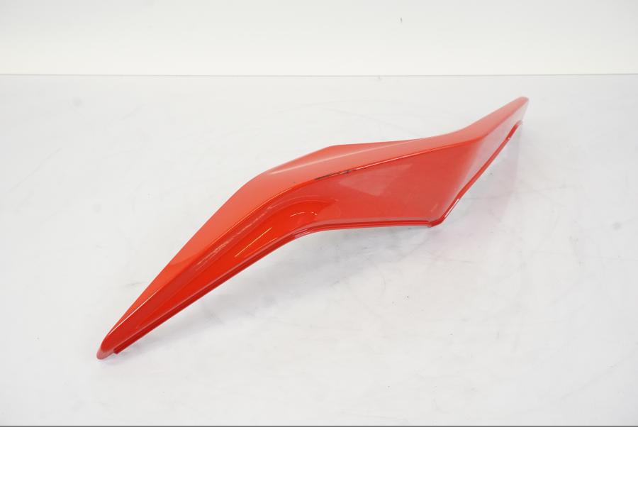 Framsidan på Bakvinge från en BMW S 1000 XR -2019 motorcykel.