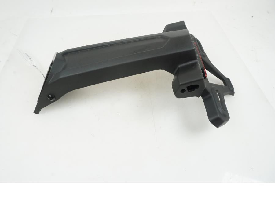 Baksidan på Skylthållare från en Yamaha YZF-R 125 -2017 motorcykel.