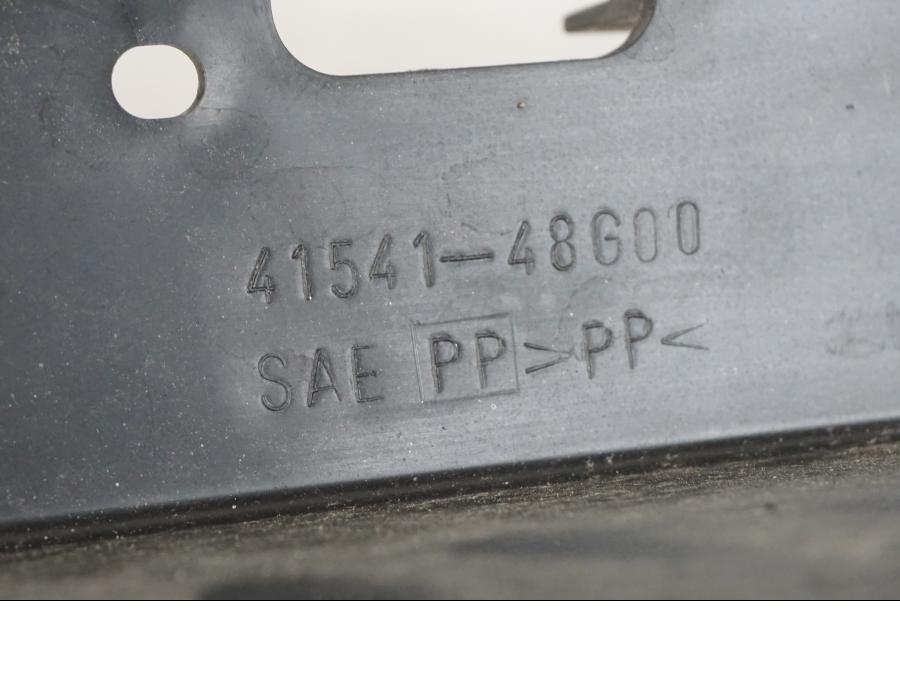 Extrabild3 på Batterihållare från en Suzuki VZR 1800 -2009 motorcykel.