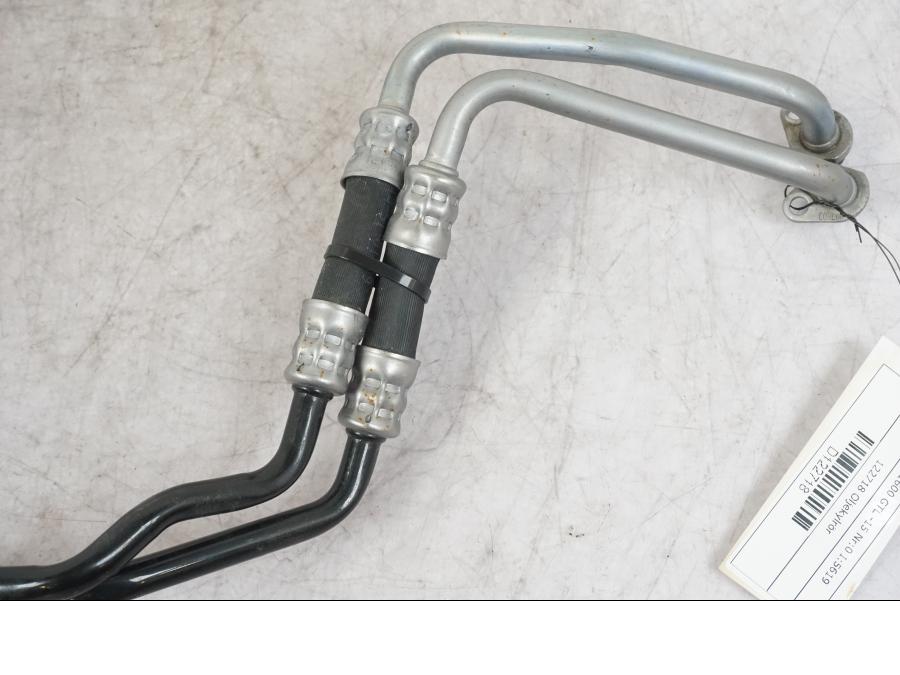 Vänster sida på Oljekylrör från en BMW K 1600 GTL -2015 motorcykel.