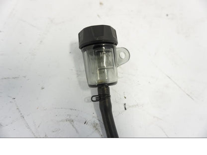 Vänster sida på Bromshuvudcylinder från en KTM 790 Duke -2018 motorcykel.