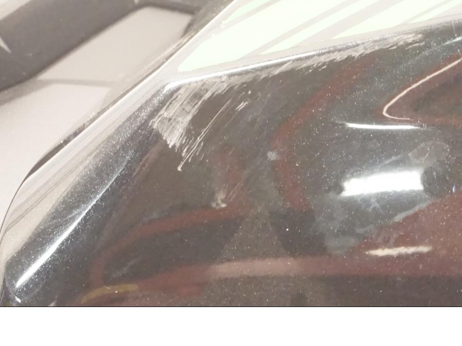 Höger sida på Bensintankskåpa från en Kawasaki Z 400 -2020 motorcykel.