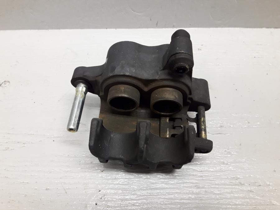 Höger sida på Bromsok från en Honda CB 600 Hornet -2001 motorcykel.